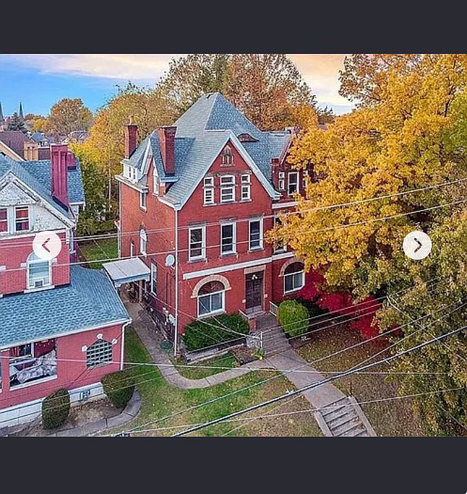 Aerial view of 238 S Aiken. Entire 3rd floor for apartment.