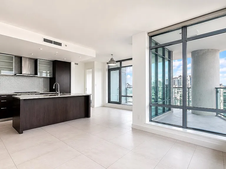 1028 Barclay St #2202 — Photo 3