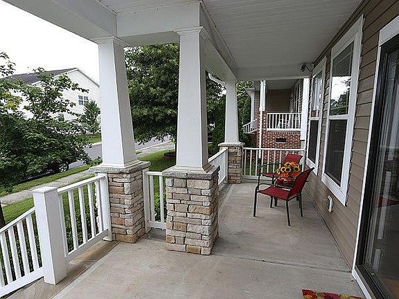2nd image of 1005 Oak Park Dr