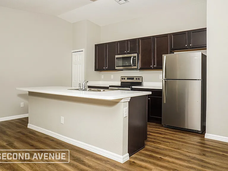 105 Sherbourne St — Photo 5