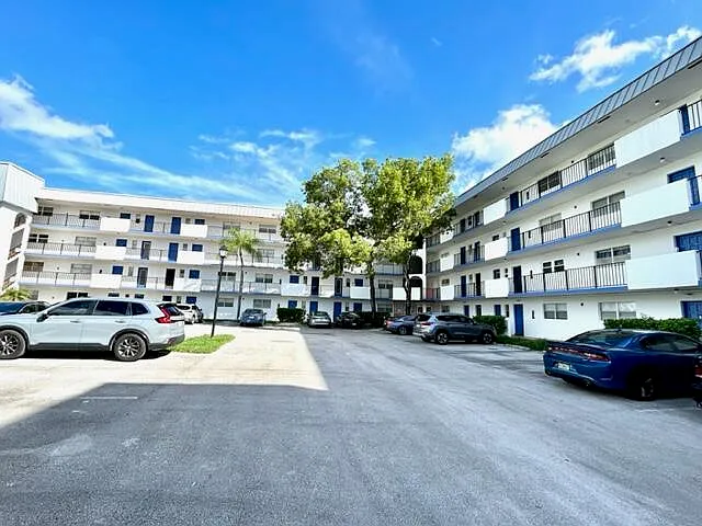 2 bed, 2.0 bath, 1130 sqft, $1,800 — Photo 3