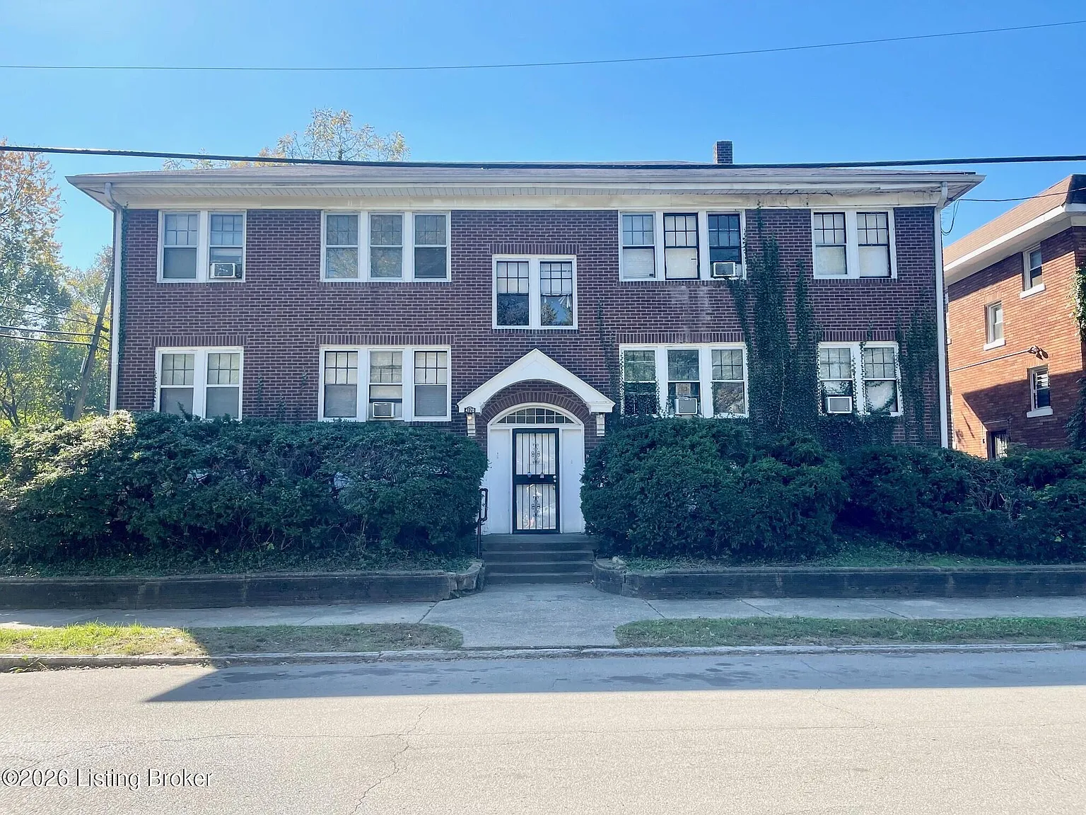 2 bed, 1.0 bath, 750 sqft, $595 — Photo 1
