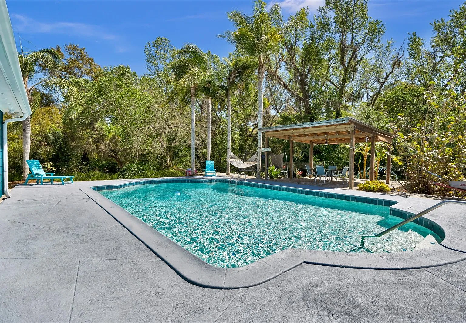245 Country Circle Dr E — Photo 2