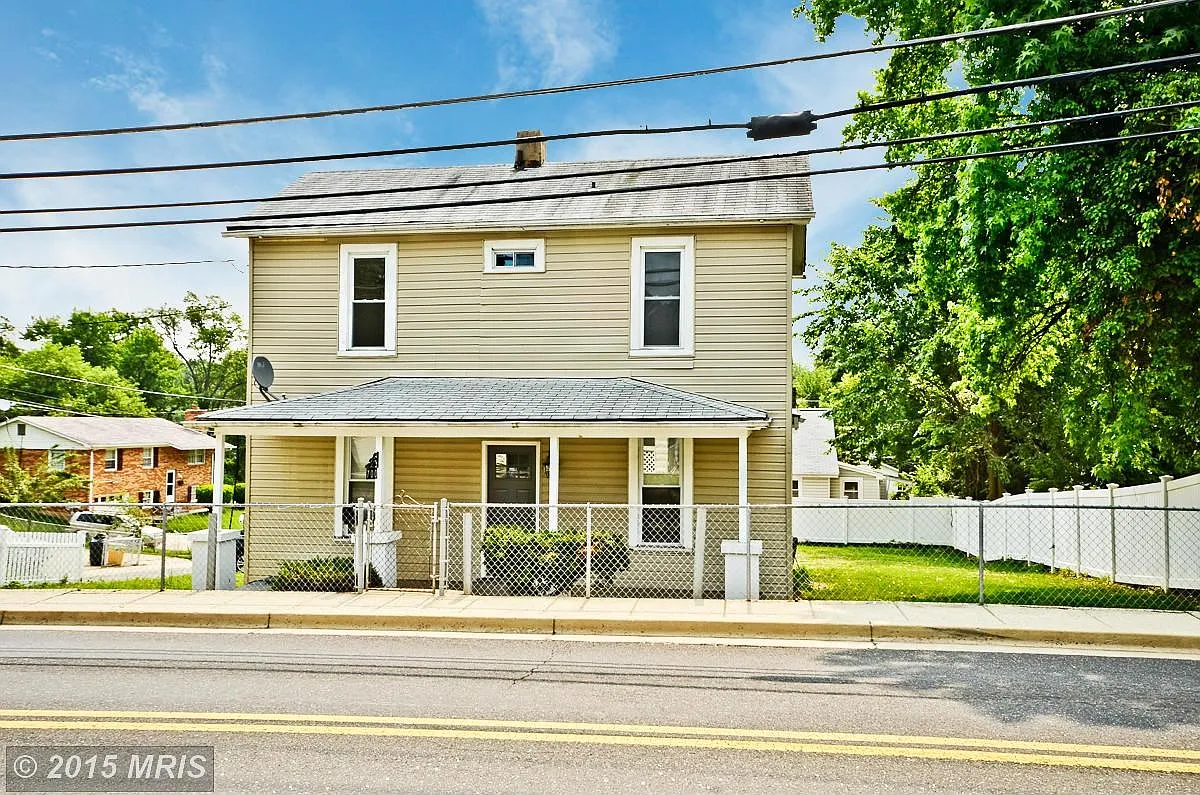 700 Larchmont Ave photo 1