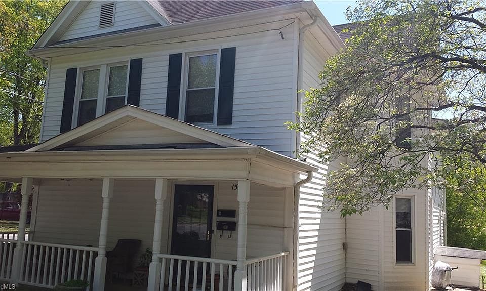 2nd image of 1501 Marion St