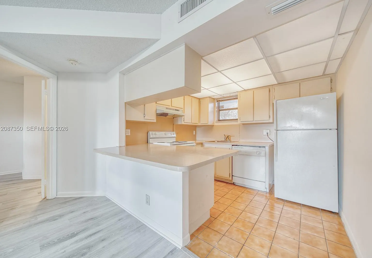 Las Vistas At Doral Condo — Photo 1