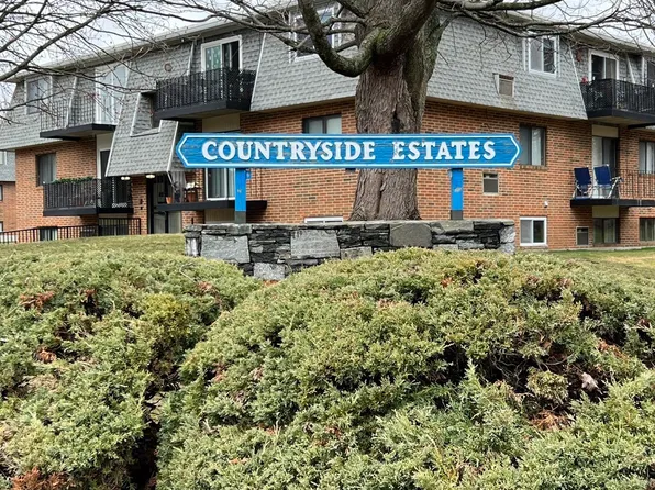 176 Maple Ave APT 2-35, Rutland, MA 01543