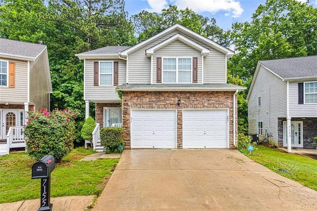 3 bed, 3.5 bath, 2268 sqft, $2,800 — Photo 1