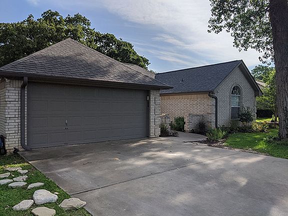 3rd image of 117 King Arthur Dr