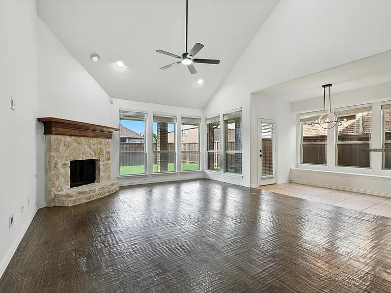 10421 Sexton Dr — Photo 7