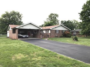 321 Hillaire Dr, Hopkinsville, KY 42240