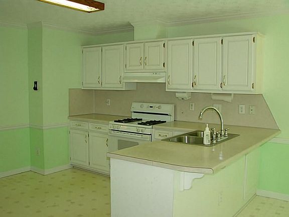5th image of 3358 Briarwood Ct