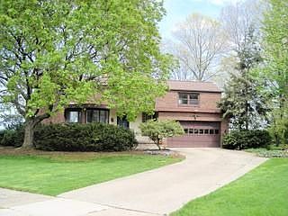 2nd image of 359 Lake Park Dr