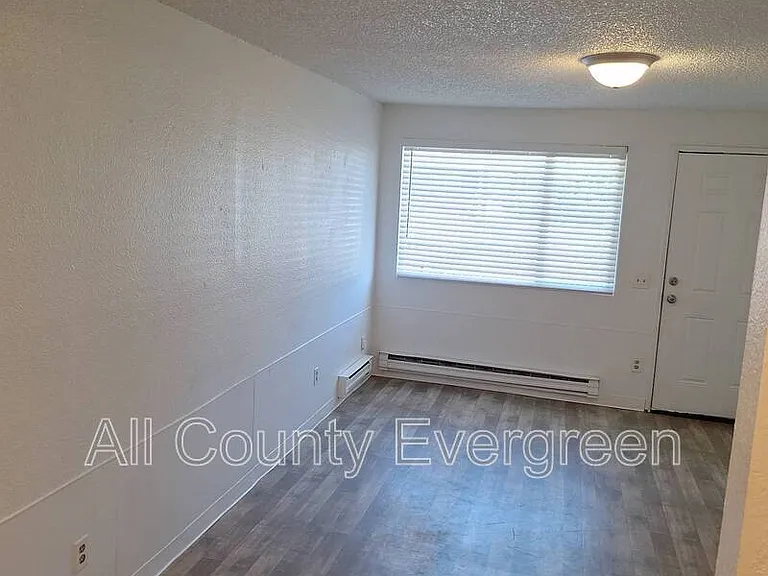 420 23rd St SE #B — Photo 4