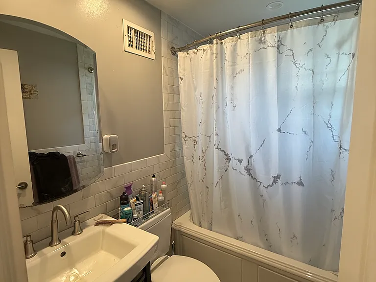 24 Buffalo Ave #2 — Photo 10