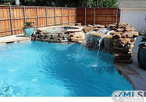 Beautiful Nature2 Pool with tanning ledge, waterfall and spa