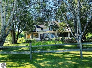 149 E Harbor Hwy, Maple City, MI 49664