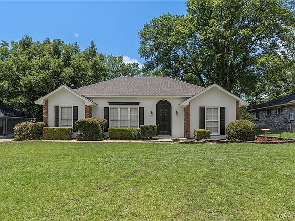 2nd image of 2220 E Aberdeen Dr