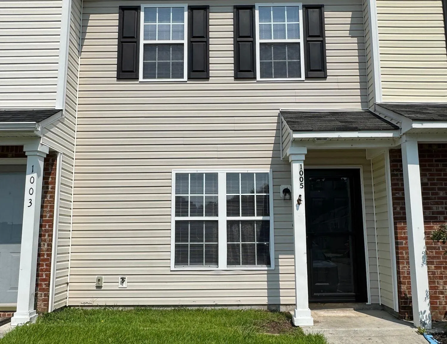2 bed, 2.5 bath, 992 sqft, $1,200 — Photo 2