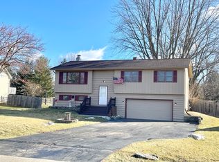 12N355 Tina Trl, Elgin, IL 60124