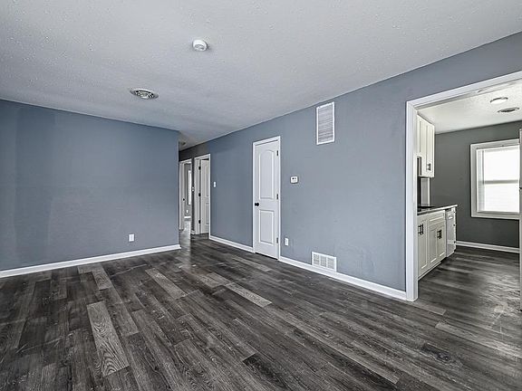 5th image of 6025 Oakland Ave