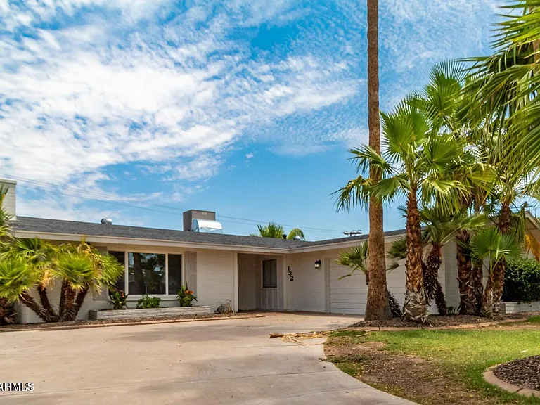 132 E Pebble Beach Dr — Photo 1