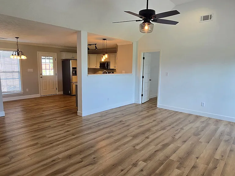 153 Julius Cv — Photo 2