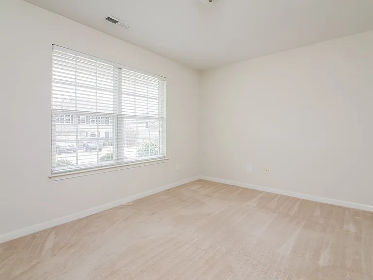 1345 Lowenstein St — Photo 6