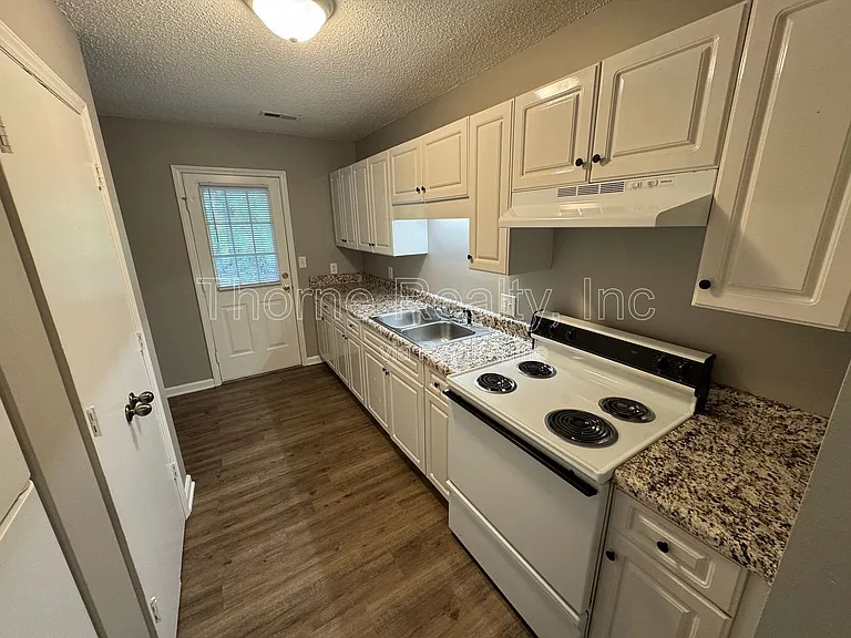 2260 Sherwood Ave #E — Photo 11