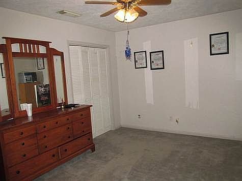 4th image of 4110 Western Oak St