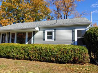 95 Edgemoor Dr, Burlington, VT 05408