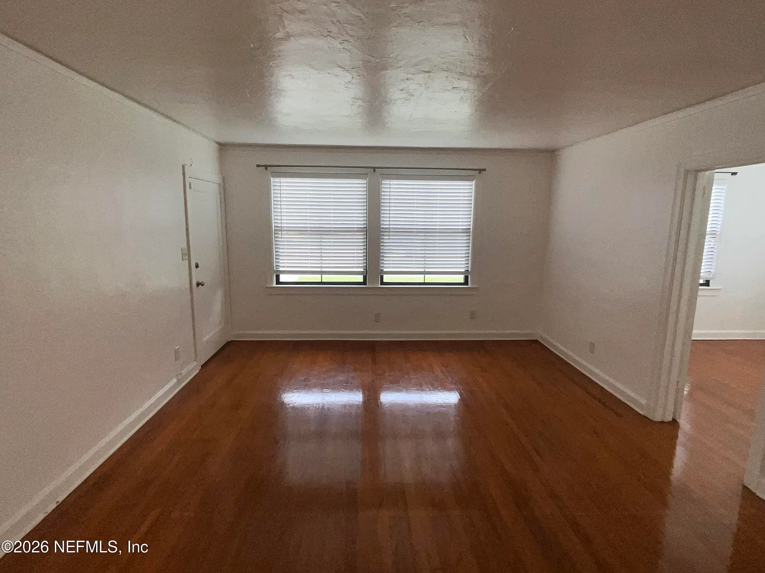 2 bed, 1.0 bath, 920 sqft, $1,600 — Photo 2