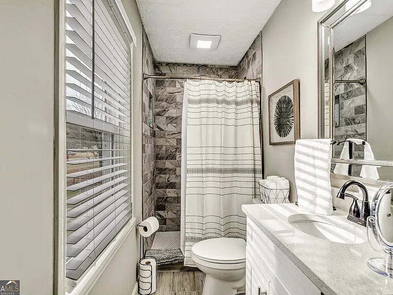 3017 Valley View Dr — Photo 15
