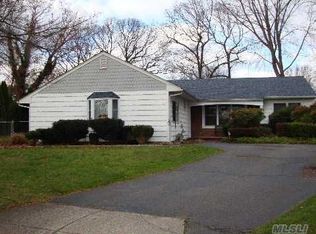 69 Henry Ave, Selden, NY 11784