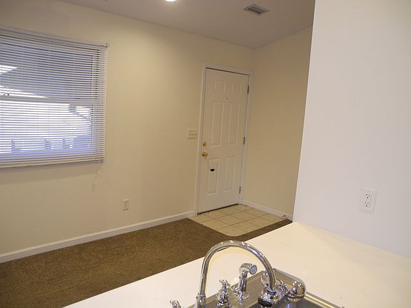 5th image of 900 S Elizabeth St #82082222d