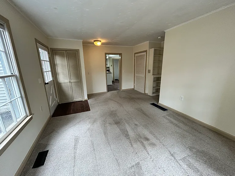 58 Pomperaug Rd — Photo 3