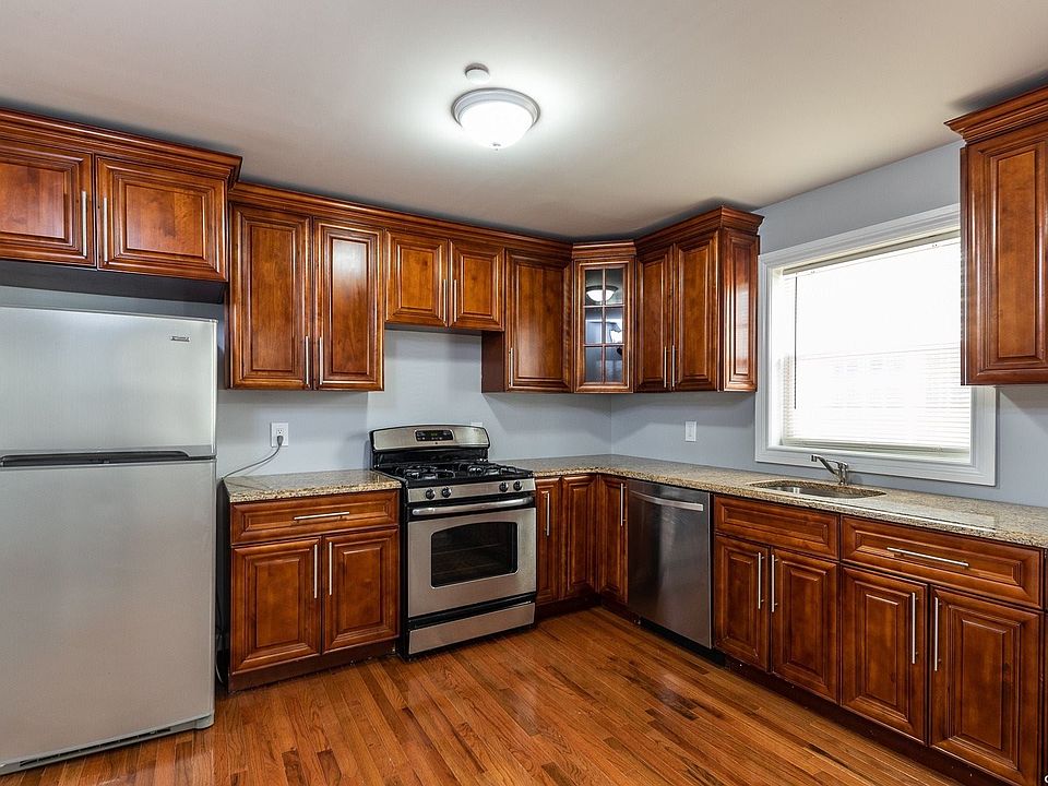 1st image of 322 E Harrison St #1