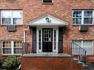 12 Colonial Village Dr APT 1, Arlington, MA 02474