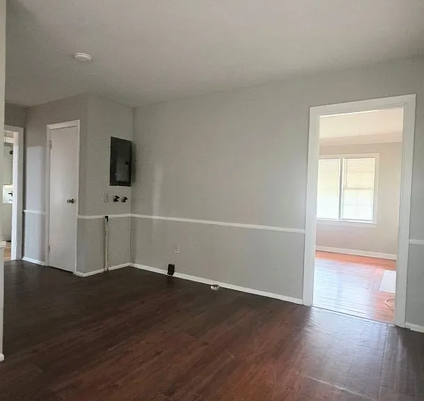 211 Edison Dr — Photo 5