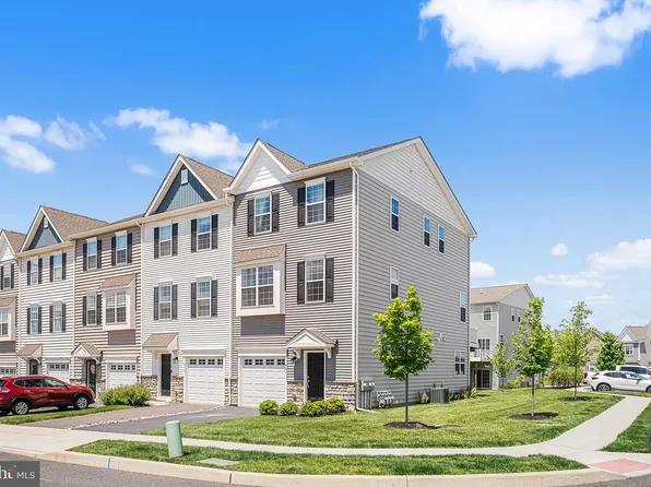 421 Ridgewood Dr, Royersford, PA 19468
