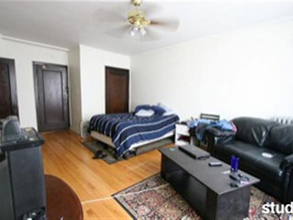 3rd image of 5154 N Clark St #426