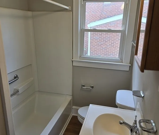 1041 Manly St — Photo 14