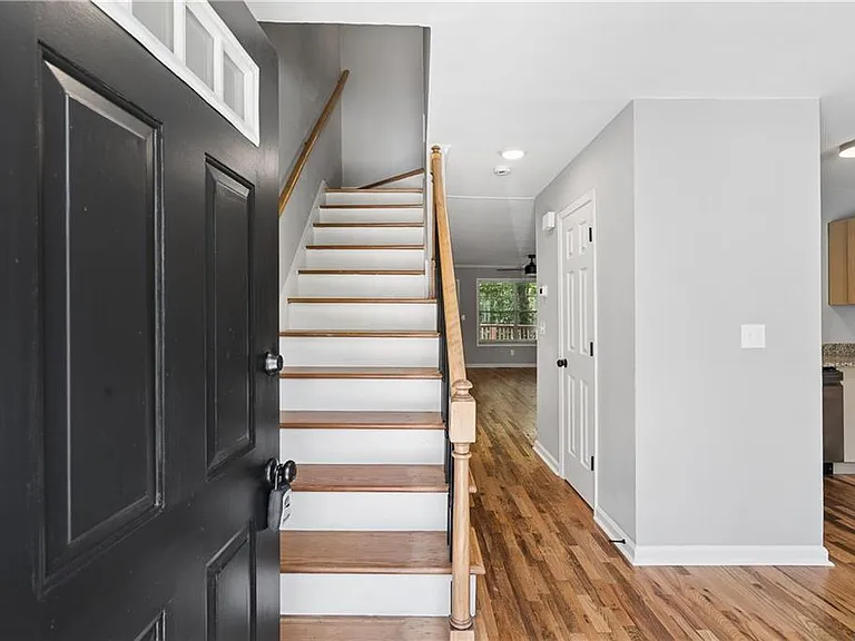5200 Laurel Bridge Dr SE — Photo 3