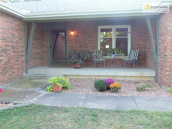 3rd image of 27034 Willow Dr