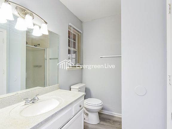 5th image of 404 Winslow Way