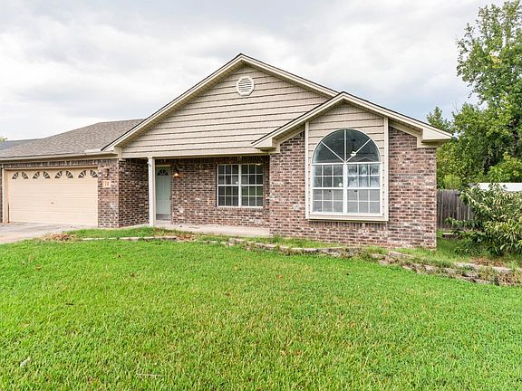 2nd image of 12 Red Oak Dr