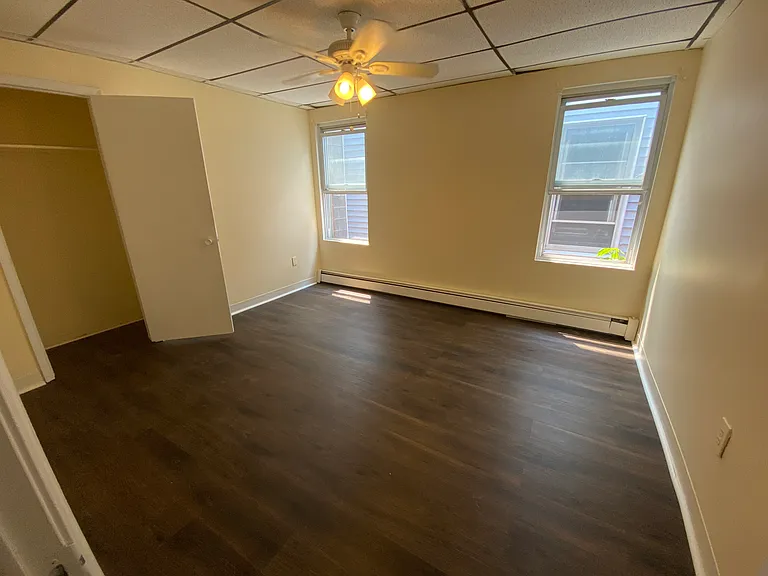 549 S Main St — Photo 5