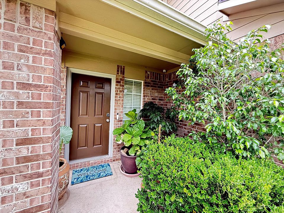 1st image of 12547 Chiswick Rd