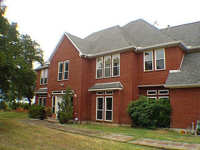 1st image of 6425 Lake Oaks Cir