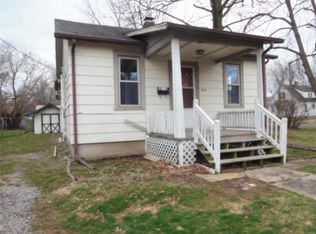 304 W Monroe St, Highland, IL 62249